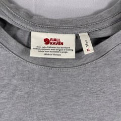 Fjallraven T-Shirt Mens XL Gray Short Sleeve Pocket Crew Neck Logo Cotton Tee
