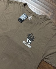 NWT Volcom Dooms Day Rose Short Sleeve T-Shirt Brown Men’s Size Medium. C2