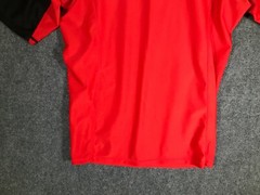 The Realm High Neck T Shirt Mens Medium Red Black Stretch Activewear Outdoor Tee
