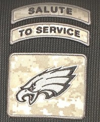 Nike Shirt Mens Large Gray Thermal Salute To Service Philadelphia Eagle’s NFL