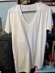 Uniqlo Men’s AIRism Short Sleeve V-Neck T-Shirt – White – Size Large