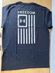 Under Armour 1370810 UA Men’s NEW Freedom Flag Cotton Loose Fit Graphic T-Shirt