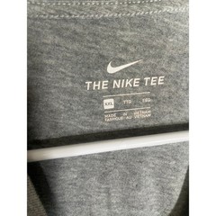 Nike XXL grey mens T-Shirt w/black design-used good condition