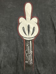 ✔️The Wild Ones Tatted Hand Middle Finger NEVER SURRENDER T-Shirt Sz Medium