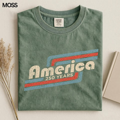 Patriotic 250 Years USA T-Shirt Vintage American Flag Independence Day Tee