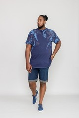 D555 Duke Mens T-Shirt Floral Print Navy Short Sleeve Crew Neck Medium