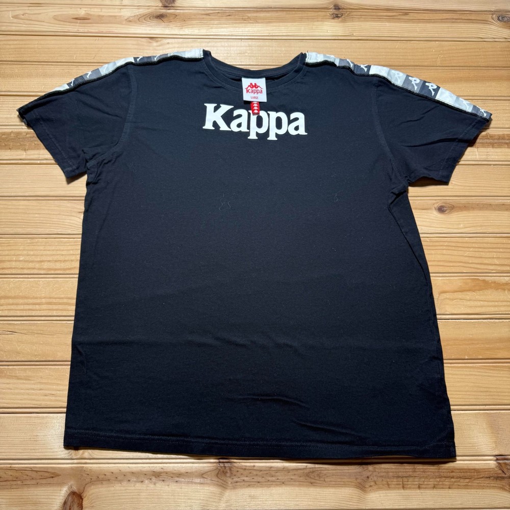 Y2K Kappa Spell Out Logo Tape Shoulder Streetwear Retro T-Shirt Men’s – Large