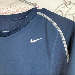 Nike pro tshirt stretchy lightweight navy Dark Blue Sports Tee silver logo