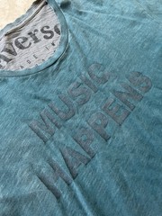 Converse Allstars Men’s Short Sleeve T-Shirt Music Happens Band XL Navy Fade Tee