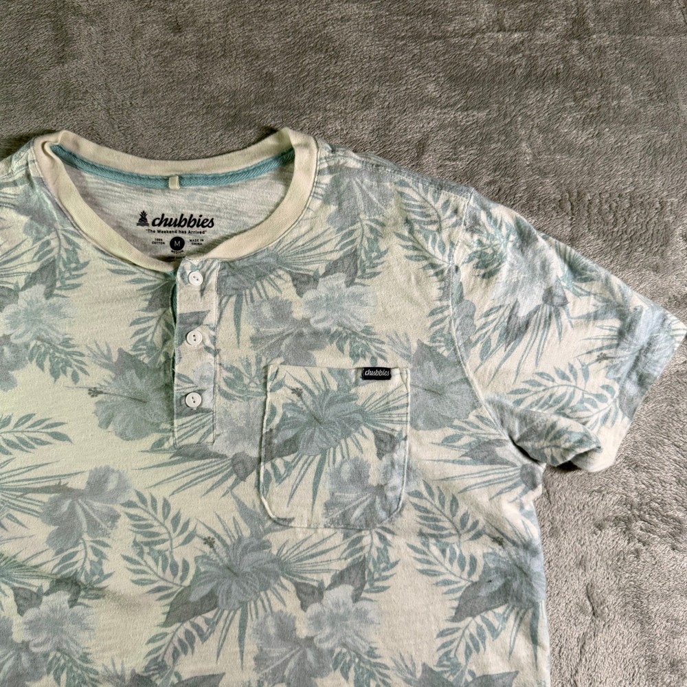 Chubbies Tropical Floral Henley Pocket T-Shirt Mens Medium Blue Cream