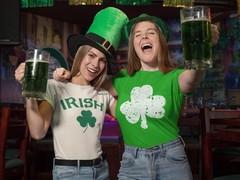 BROOKLYN VERTICAL St Patrick’s Day Clover Lucky Charm Shenanigans Funny Short Sl