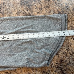 Hollister Must Have Collection Curved Hem Tee T-shirt XL Gray EUC
