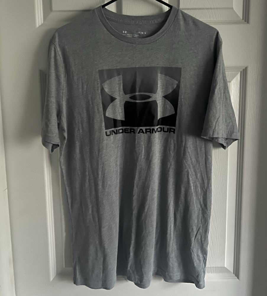 Under Armour Gray Logo Graphic Tee Men’s M Loose Fit Short Sleeve Crew Neck