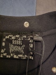 Rebel Vengeance size XL Cropped Washed Embellished Shirt Black.