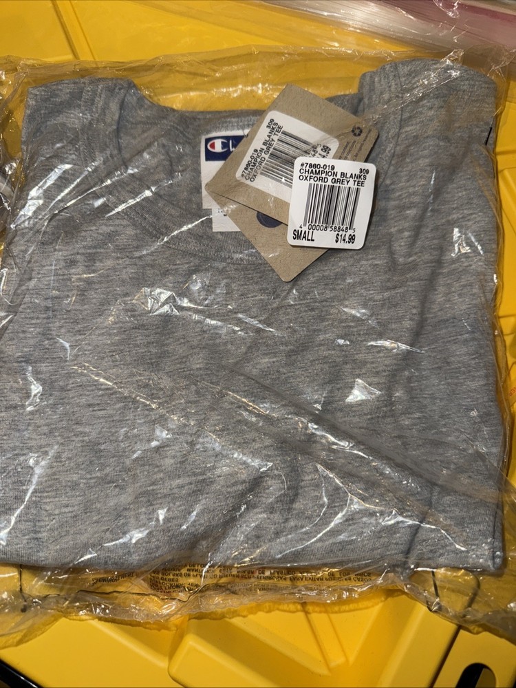 Champion Adult Short Sleeve Stylish T Shirt Casual Plain T-Shirt – T525C Small