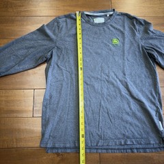 John Deere Embroidered Logo Men’s Long Sleeve T-Shirt Gray Size M