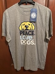 NWT Men’s LIFE IS GOOD M PEACE. LOVE. DOGS CRUSHER TSHIRT WITH YELLOW LAB