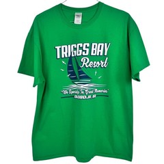 Triggs Bay Resort Lake Okoboji Iowa Souvenir Graphic T-Shirt Men’s L/XL 44″Chest