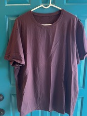 Men’s XL Alphalete Short Sleeve T-Shirt Burgandy With Burgandy Alphalete Front