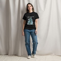 Vintage “Antique” T-Shirt with Elegant Statue Design. Stylish Unisex Retro Tee