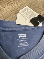 NWT Levi’s Mineral Wash Blue Red Tab Vintage Fit T-Shirt Men’s Medium Relaxed