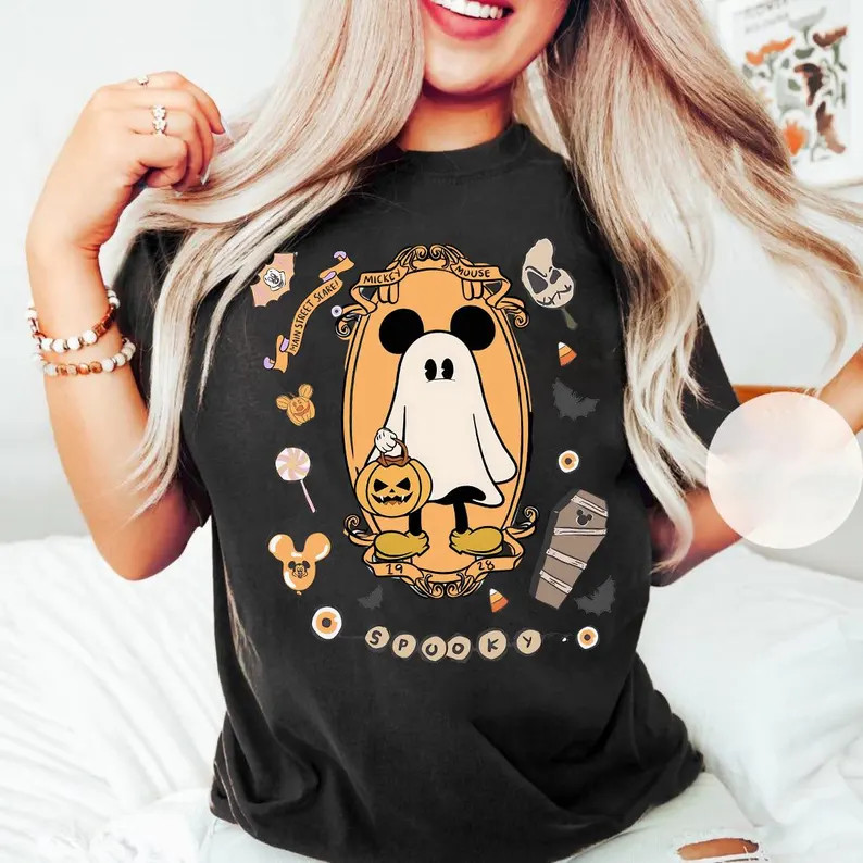 Disney Mickey Ghost Halloween Spooky T-Shirt Unisex1