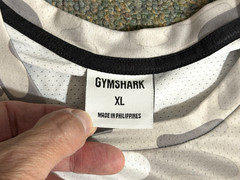 Gymshark Shirt Men’s Size XL Gray Camo Stretch Performance Outdoors Activewear