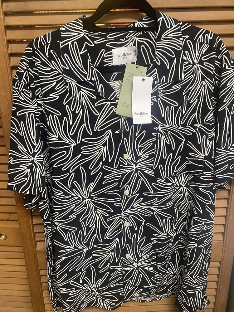 Goodfellow & Co Standard Fit Short Sleeve Untucked Length Size L Black Foliage
