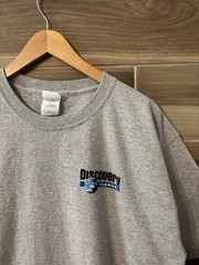 Vintage Discovery Channel TV Promo Grey Graphic T Shirt Size Large 90s Y2K Logo