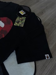 A Bathing Ape BAPE Men’s M Black Red Ape Head Logo Graphic Crew Neck Tee