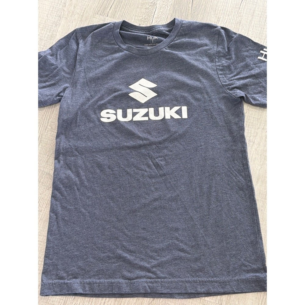 Huk Suzuki Fishing T-Shirt Small Blue Heather USA Flag Graphic Short Sleeve