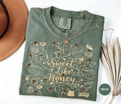 Sweet Like Honey Bee Honeycomb Nature Graphic Comfort Tee Soft Cozy Gift Unisex