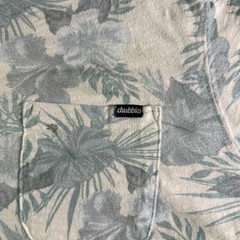 Chubbies Tropical Floral Henley Pocket T-Shirt Mens Medium Blue Cream
