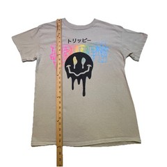 Men’s Popular Poison “Trippy” Melting Smiley Face Graphic T-Shirt – Tan – Size M