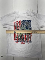 Brooklyn Vertical White American Flag Graphic Print Short Sleeve Shirt Mens Sz L