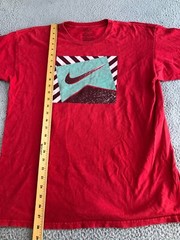 Nike Shirt Men’s Large Red Short Sleeve Crew Neck Square Logo Graphic Tee