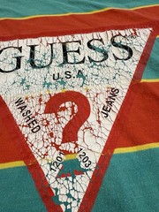 Guess USA Triangle Logo Stripe T-Shirt Red Teal Yellow Retro 90s Style Men’s M