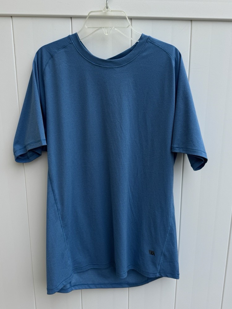 Men’s VRST Essential Pocket Tee Short Sleeve Shirt Blue Tide, Gray New With Tags