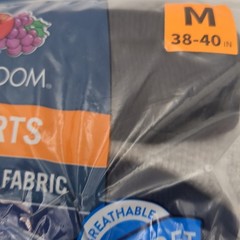 Fruit of the Loom Men’s Tag-Free A-Shirts (SIZE M). (5 New In Pkg)