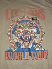 LEE Men’s Size Med Graphic T-Shirt Short Sleeve ‘Lee Jeans World Tour’ (Eb27C)