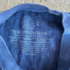 The Mountain Men’s American Flag Horse Blue Graphic T-Shirt Size Medium Cotton
