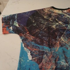 Vie + Riche Paris Abstract Color Camo Print Polyester T-Shirt Size Medium mlm