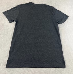 Beautiful Giant mens gray short sleeve pocket tshirt size medium