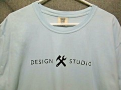 DESIGN STUDIO MENTOR LIGHT BLUE COMFORT COLOR T-SHIRT ADULT MEN’S LARGE