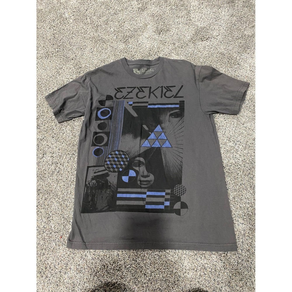 Ezekiel Mens Slim Cut Graphic T-Shirt Charcoal Gray Abstract Collage Size M