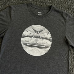 Nike 6.0 Dri Fit T Shirt L Gray Triangle Mountains Abstract Ethereal Reflection