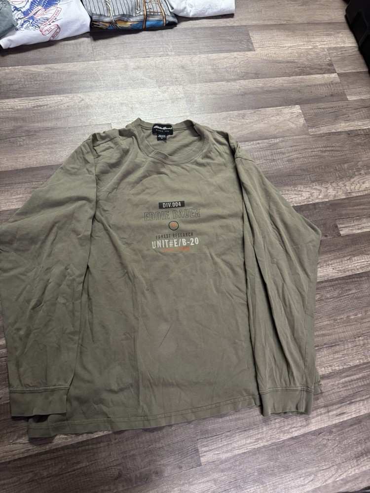 Eddie Bauer Men’s Vintage 90s Army Green With Graphic Design
