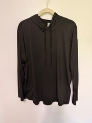 32 Degrees Cool Hoodie Tshirt Light Weight Black Rayon Feel Womans XL