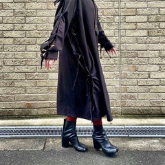NOT CONVENTIONAL Slit Ribbon Shirt Black Free Size Unisex