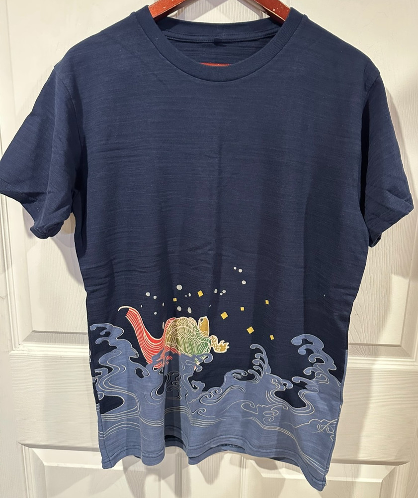 Japanese Folkart Banshitsu Great Catch Wave and Fish Navy T-Shirt Size: L 296